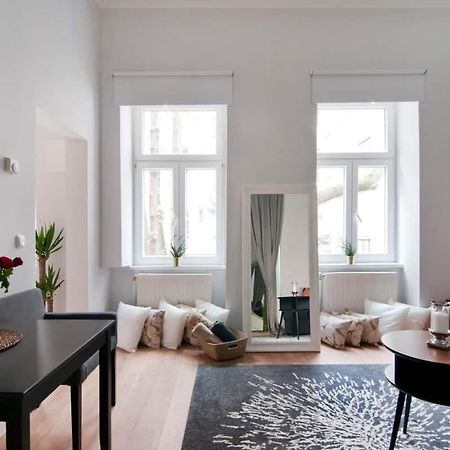 ⍟Luxurious And Bright⍟ 5 Min Walk To City Center Lejlighed Wien Eksteriør billede