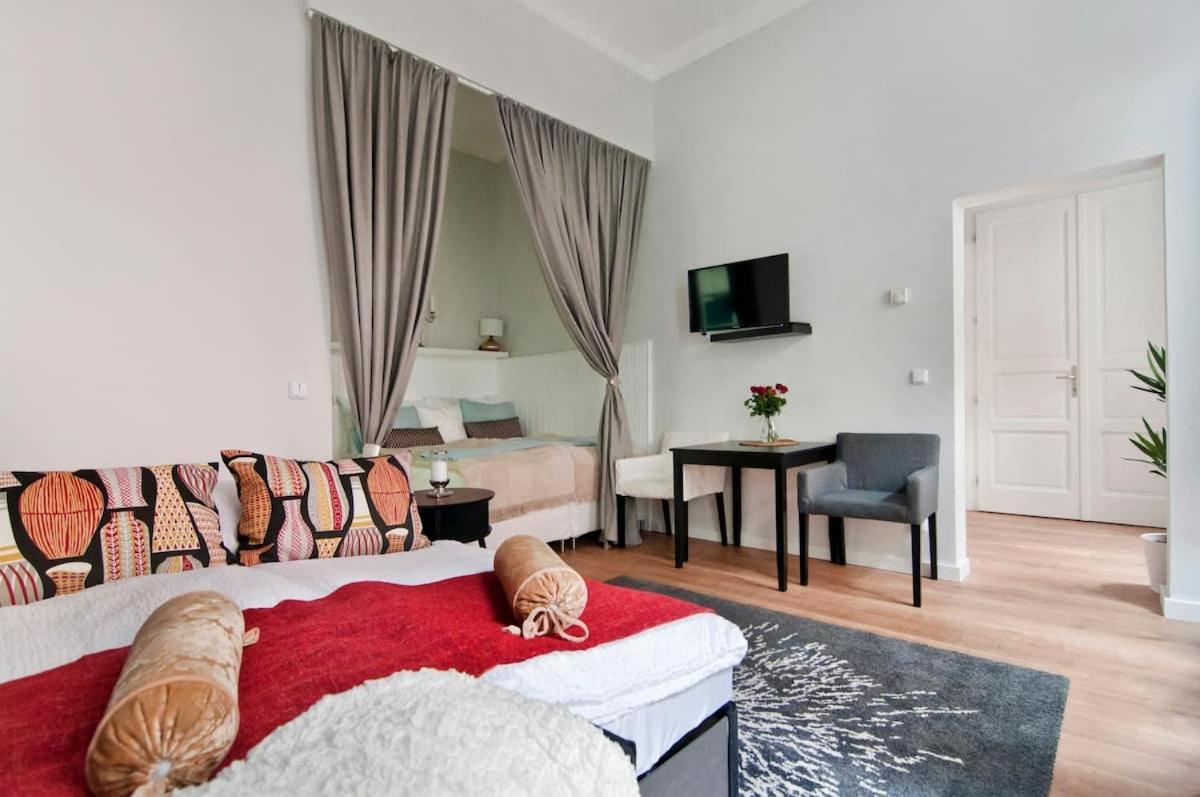 ⍟Luxurious And Bright⍟ 5 Min Walk To City Center Lejlighed Wien Eksteriør billede